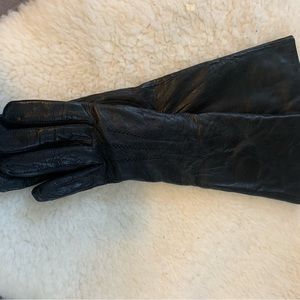 Lamb skin gloves